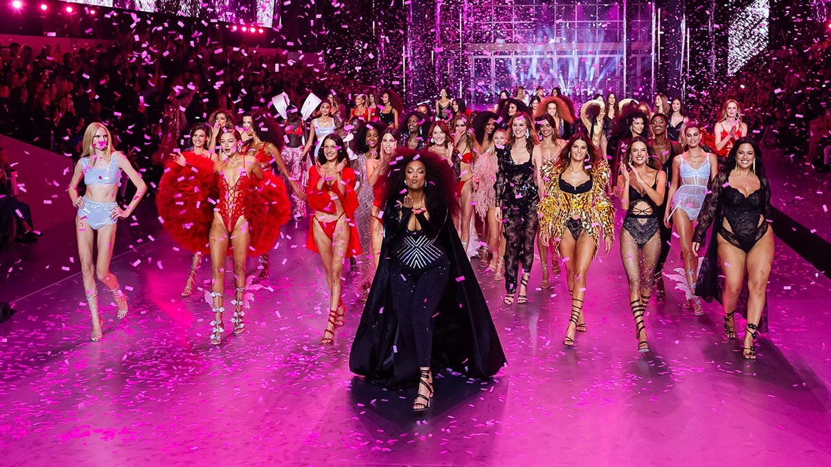 A photo of Tyra Banks at the Victoria's Secret Fashion Show