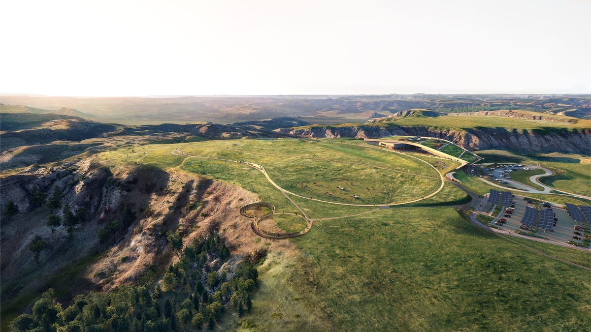 In front of the library will be a large circular hiking trail surrounding the butte with several unique viewpoints along the way that encourage visitors to explore and reflect.